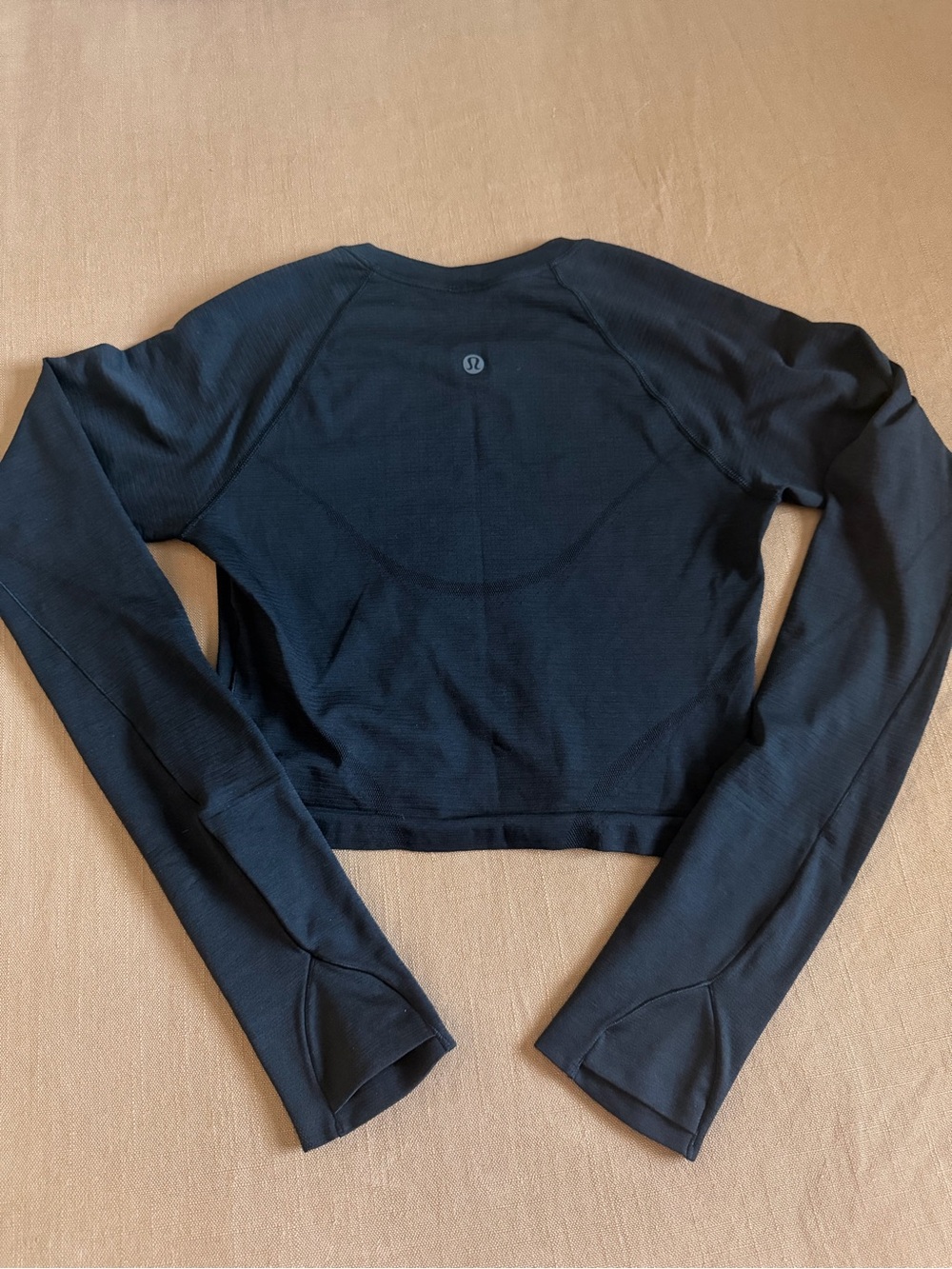 lululemon athletica Women’s Swiftly-Tech 2.0 Long-Sleeve Crop Top – Black
